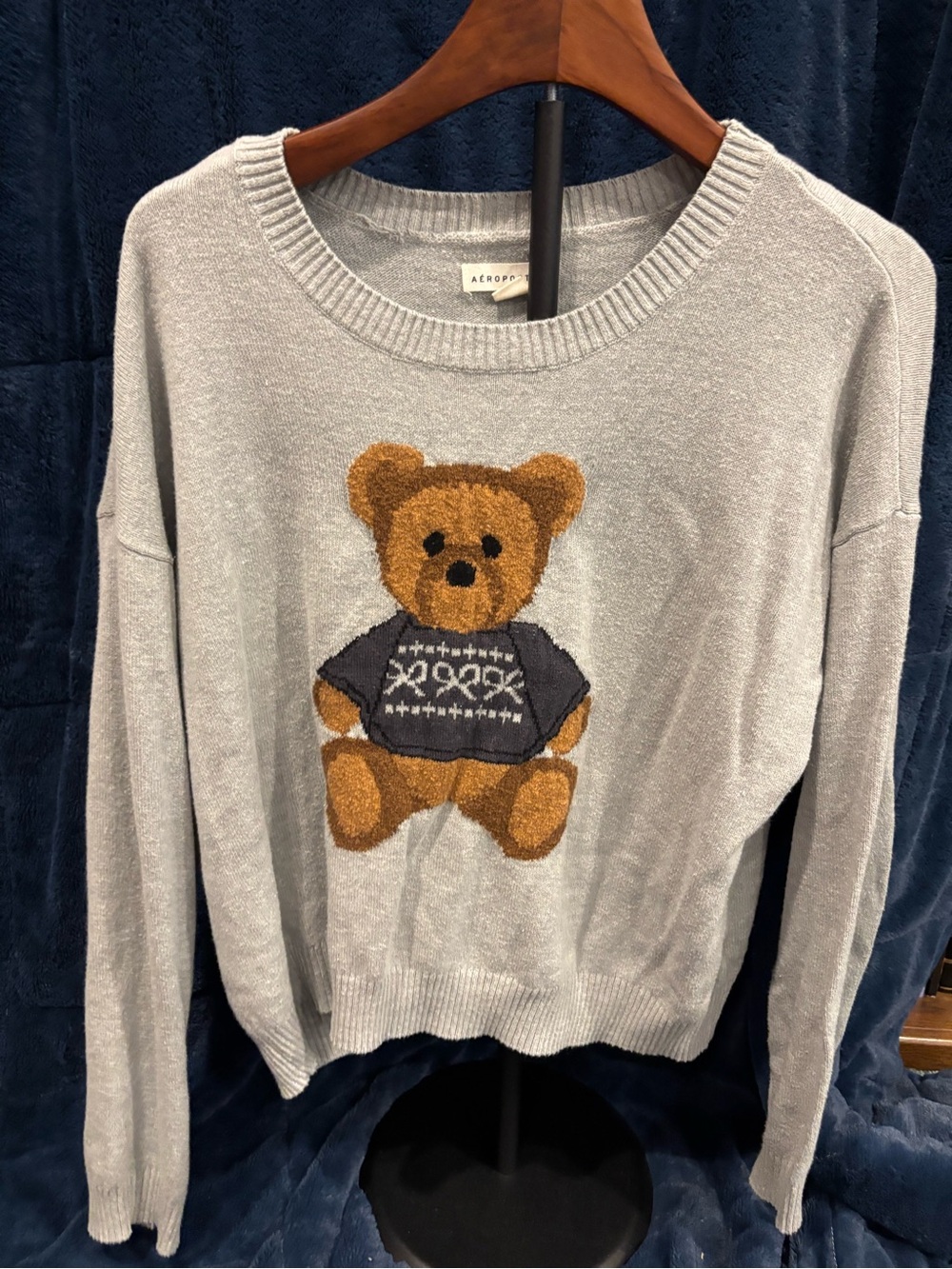 Aeropostale Women’s Teddy Bear Print Crewneck Sweater Gray Size Medium